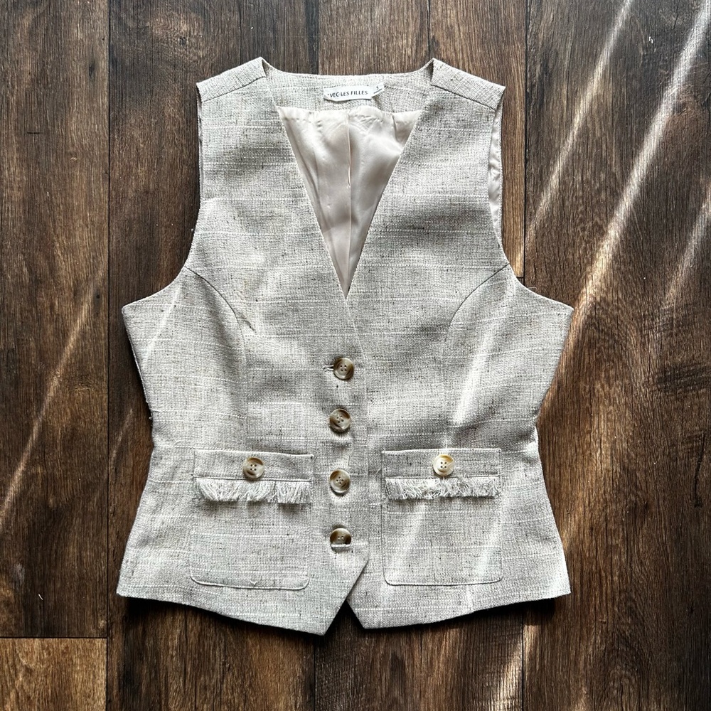 Avec Les Filles Vest